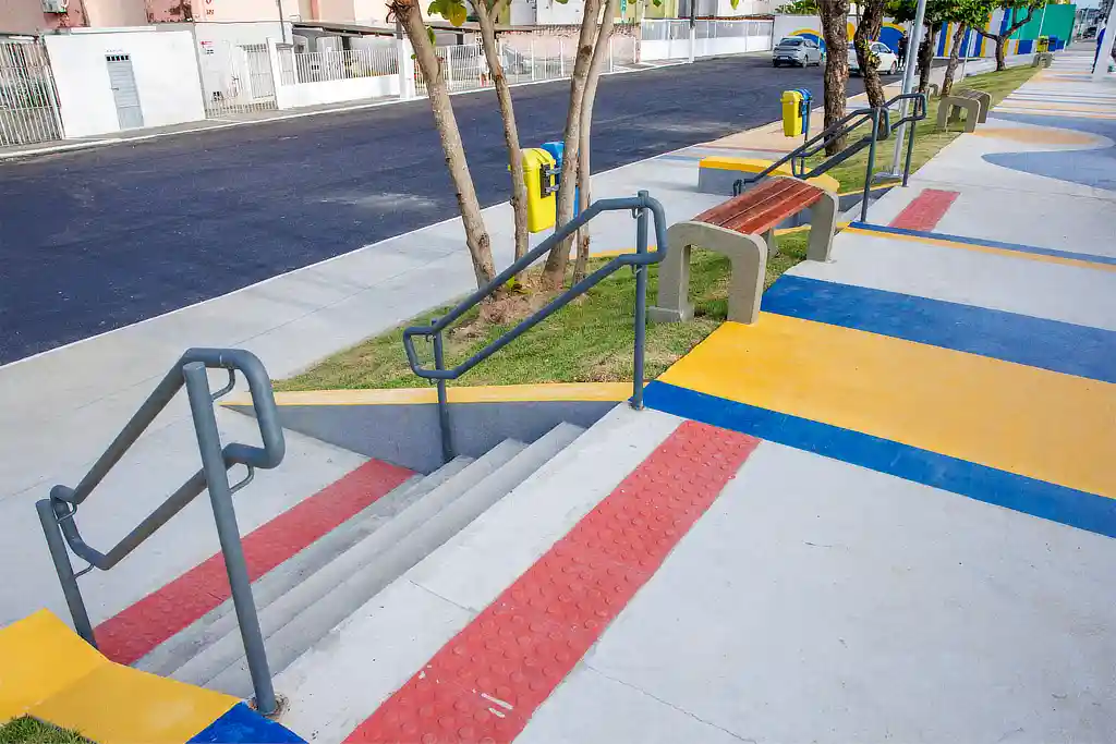 Prefeitura inaugura urbanização do calçadão da Avenida Augusto Franco e moradores aprovam novo espaço 2 Detalhe do novo calçadão na avenida Augusto Franco, em Aracaju