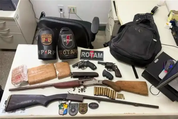 PMs de Sergipe e Alagoas apreendem 5 armas e cocaína durante Operação Desarme