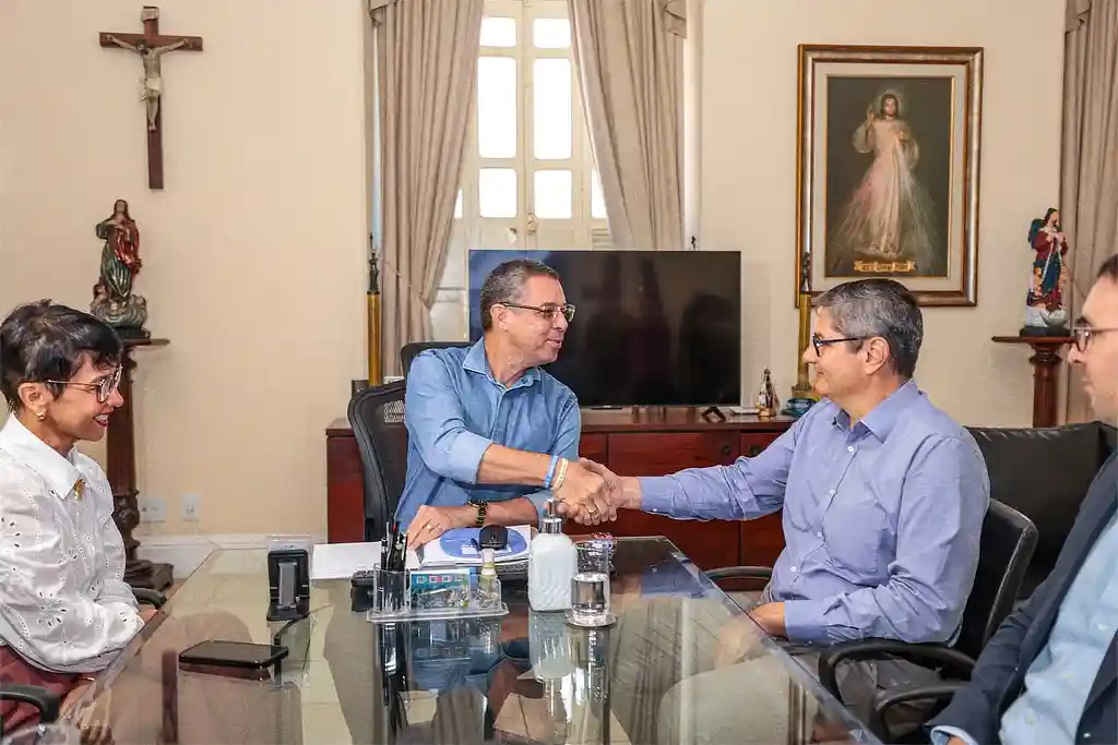 Governador apresenta reitor da Universidade Estadual de Sergipe 1 Governador apresenta José Ricardo de Santana como primeiro reitor da Universidade Estadual de Sergipe